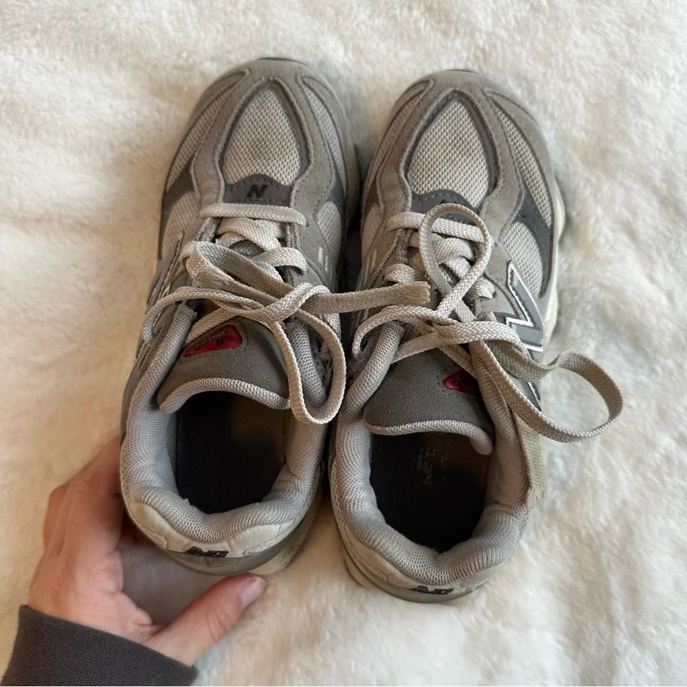 New Balance Boy’s 9060 Size 2 Sneakers